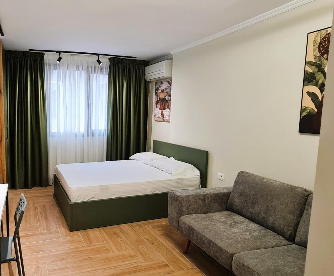 2V1 - Center Apartment 3 Tiranë Eksteriør bilde
